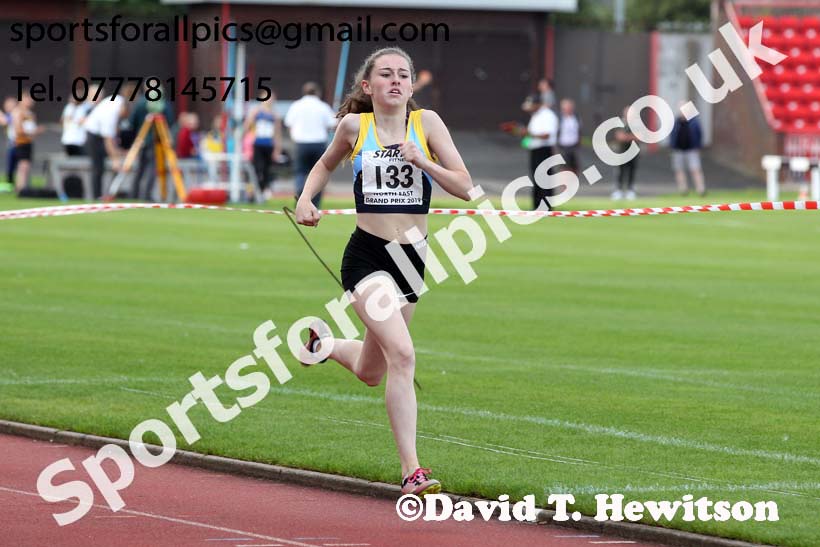Junior graded 800 metres, 2019 North East Grand Prix, Gateshead Stadium. Photo: David T. Hewitson/Sports for All Pics